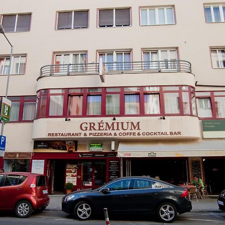 Penzion Gremium 호텔 브라티슬라바 외부 사진